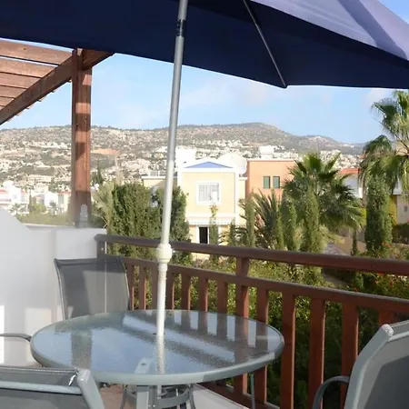 Vanessa 2 Bedroom Апартаменти Пафос